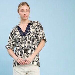 ♥️Hello Gorgeous! Umgee Two Tone Boarder Print Top - Cream